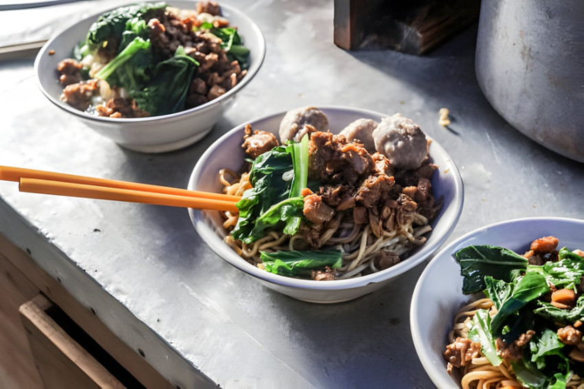 Mie Ayam Wiraswid: Kenikmatan yang Menggoda di Setiap Suapan